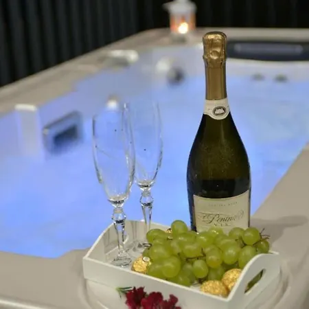 Vineyard House With Sauna And Jacuzzi For 2 Prázdninový dům Gorica pri Slivnici
